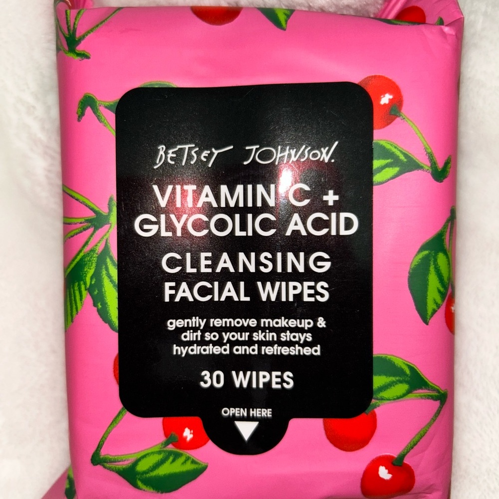 Betsey Johnson Cherry Pink Cleansing Wipes